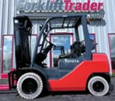 Propane Forklifts 2007  Toyota 8FGU25 (1)