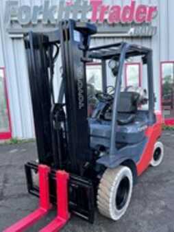 Propane Forklifts 2007  Toyota 8FGU25 (2)