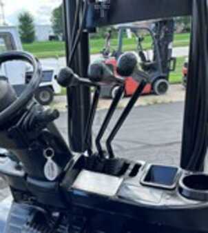 Propane Forklifts 2007  Toyota 8FGU25 (4)