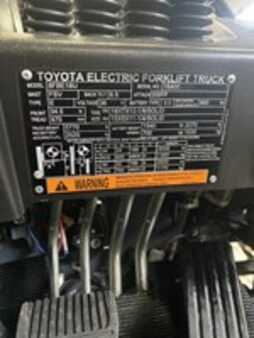 Eléctrica de 4 ruedas  Toyota 8FBE18U (9) 