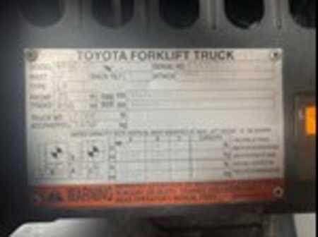 Propane Forklifts  Toyota 8FGCU25 (4) 