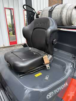 Propane Forklifts  Toyota 8FGC35U-BCS (18)
