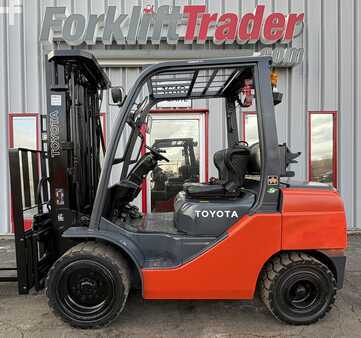 Propane Forklifts 2011  Toyota 8FGU30 (17)