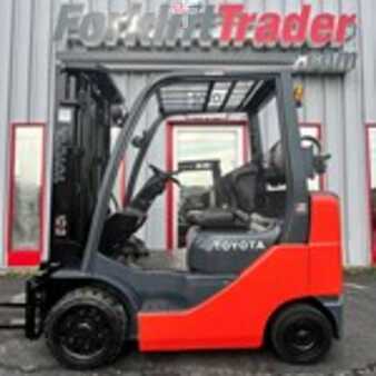 Propane Forklifts 2012  Toyota 8FGCU25 (1)