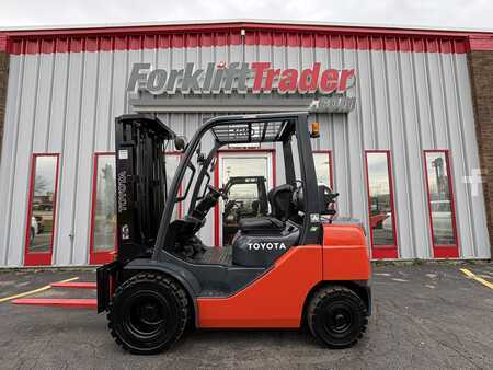 Propane Forklifts 2012  Toyota 8FGCU25 (15)