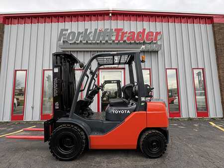 Propane Forklifts 2012  Toyota 8FGCU25 (6)