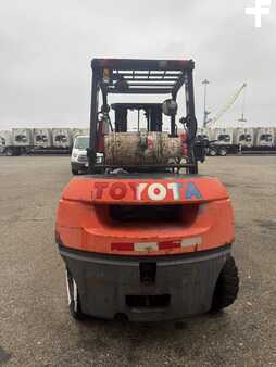 Propane Forklifts 2005  Toyota 7FGU35 (7)