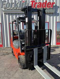 Propane Forklifts 2005  Toyota 7FGCU30 (7)
