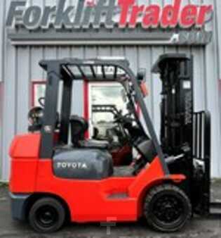 Propane Forklifts 2006  Toyota 7FGCU30 (6)