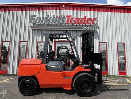 Propane Forklifts 2013  Toyota 7FGU45 (1)