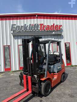 Propane Forklifts 2003  Toyota 7FGCU25 (16)