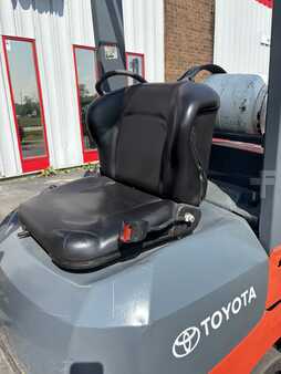 Propane Forklifts 2003  Toyota 7FGCU25 (8)