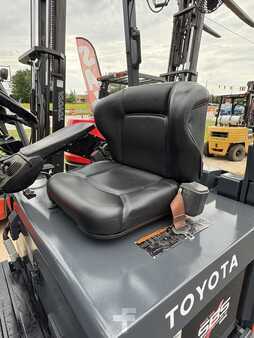 4 Wheels 2019  Toyota 8FBCU25 (18)