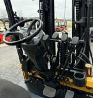 Carrelli elettrici 4 ruote 2007  CAT Lift Trucks E6000 (4)