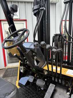 Propane Forklifts 2006  CAT Lift Trucks GC40K (9)