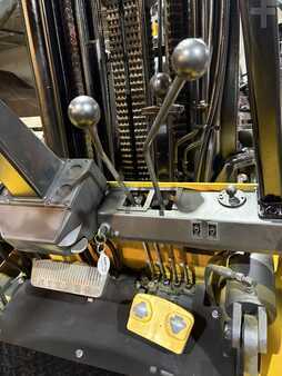 Propane Forklifts 2004  Yale GC155CANGBE126 (19)