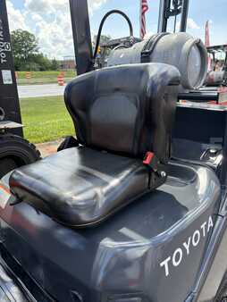 Propane Forklifts  Toyota 8FGCU25 (8)