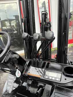 Propane Forklifts  Toyota 8FGCU25 (9)