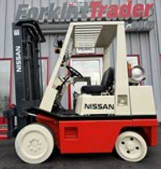 Propane Forklifts - Nissan CPH02A25V (1)