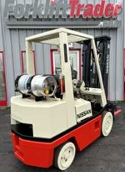 Propane Forklifts - Nissan CPH02A25V (5)