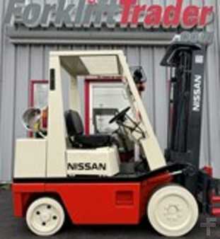 Propane Forklifts - Nissan CPH02A25V (6)