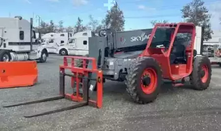 Telehandler Fixed 2017  Skyjack SJ843 TH (1)