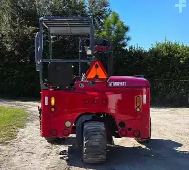 Truck Mounted Forklift 2015  Moffett M8 55.4 (2)