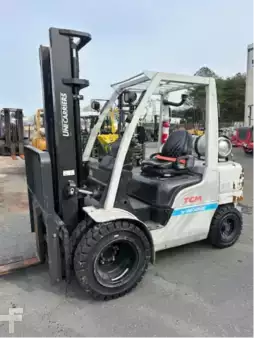 Propane Forklifts 2015  Unicarriers FHG30L-A1 (1)