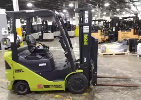 Propane Forklifts 2022  Clark S25CL (1)