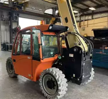 Manipulador Telescópico fijo 2021  JLG G5-18A (1)