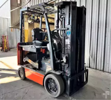 4-Wheel Electric 2016  Toyota 8FBCHU25 (1)