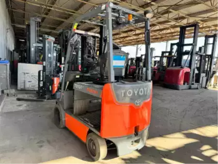 4-Wheel Electric 2016  Toyota 8FBCHU25 (4)