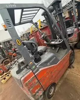 Propane Forklifts 2016  Toyota 8FGCU18 (1)