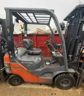 Propane Forklifts 2014  Toyota 8FGCU15 (1)