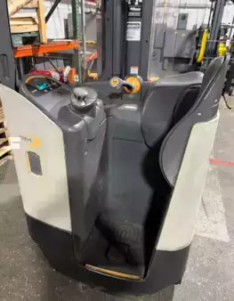 Montacargas Eléctrico (4 ruedas) 2017  Crown RM6025-45 (3)