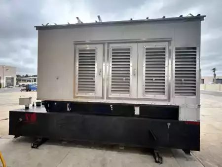 Misceláneos 2006  CAT Lift Trucks 3412C (1)