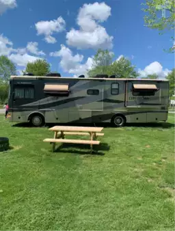 Misceláneos 2005  Fleetwood Expedition 34M (2)