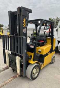 Diesel Forklifts 2019  Yale GLC080 (1)
