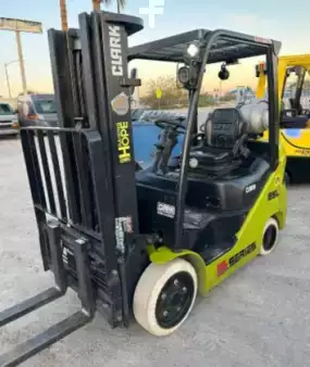 Diesel Forklifts 2023  Clark S25C (1)