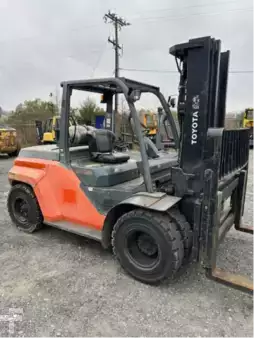 Propane Forklifts 2014  Toyota 8FG70U (6)