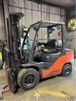 Propane Forklifts 2020  Toyota 8FGU32 (1)