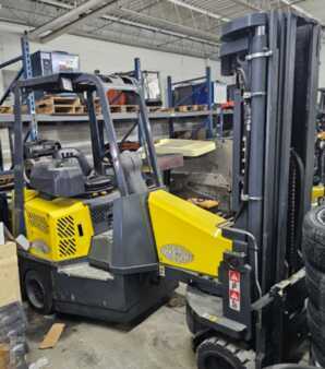 Propane Forklifts 2014  Aisle Master 44S (1)