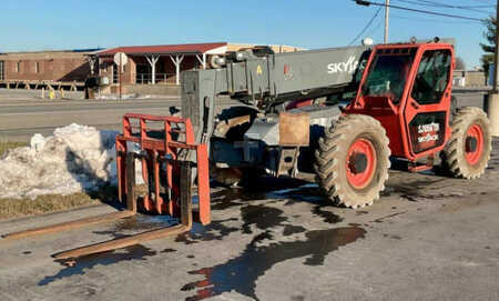 Manipulador Telescópico fijo 2017  SkyJack SJ1056 TH (1)
