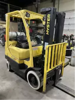 Chariots élévateurs GPL  Hyster S50FT (1)