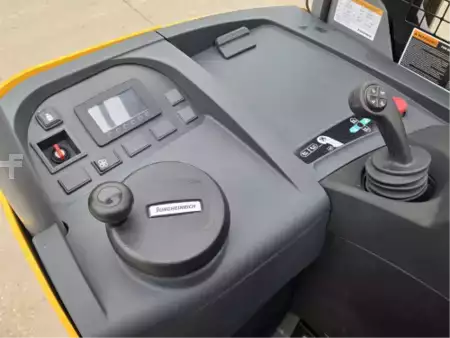 4-Wheel Electric 2023  Jungheinrich ETR345A (5)