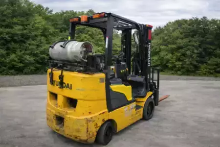 Propane Forklifts 2015  Hyundai 25LC-7A (2)