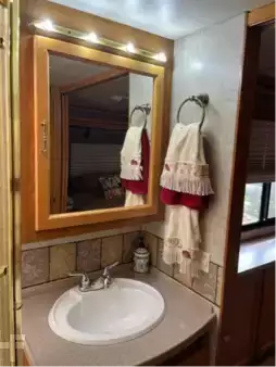 Other 2005  Fleetwood Expedition 34M (10)