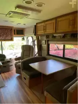 Other 2005  Fleetwood Expedition 34M (12)