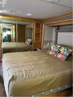 Other 2005  Fleetwood Expedition 34M (16)