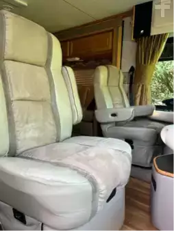 Other 2005  Fleetwood Expedition 34M (28)